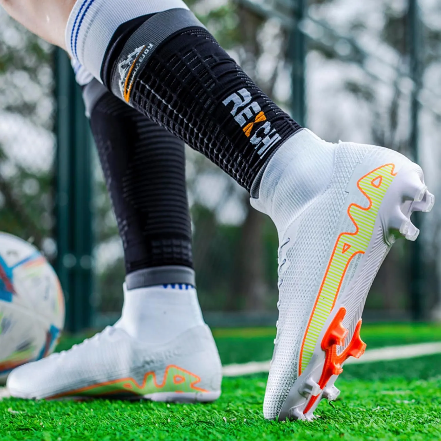 Adult Soccer Cleats Men-High-Tops Slip-On Lace Up Football Shoes for Youth Soccer Shoes Indoor Outdoor AG FG