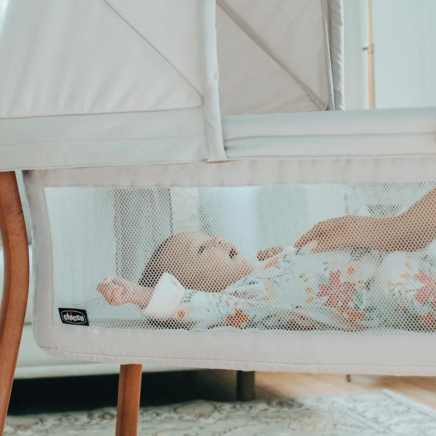 Chicco LullaGo® Anywhere LE Portable Bassinet, Space-Saving Baby Bassinet with Canopy, Waterproof Mattress and Fitted Sheet, Includes Carry Bag | Serene/Beige