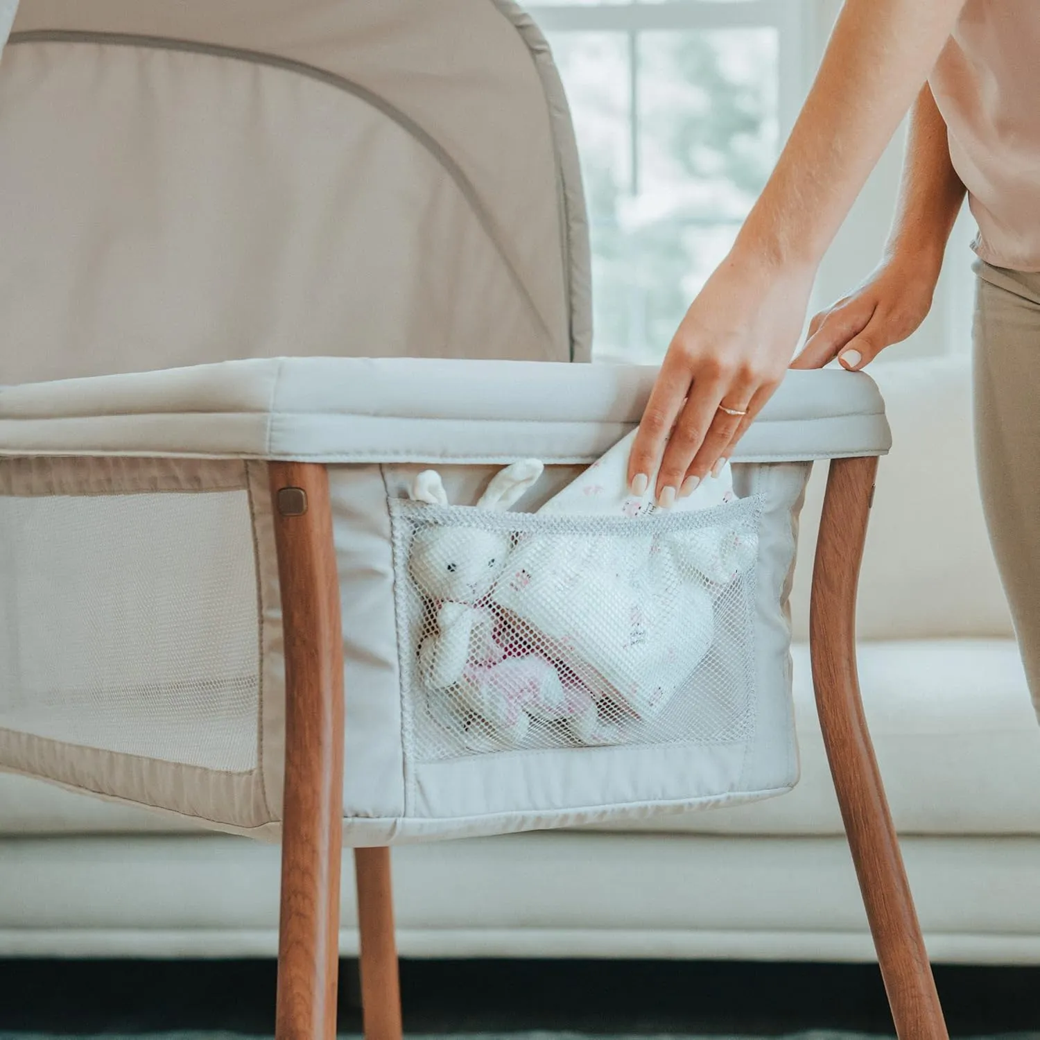 Chicco LullaGo® Anywhere LE Portable Bassinet, Space-Saving Baby Bassinet with Canopy, Waterproof Mattress and Fitted Sheet, Includes Carry Bag | Serene/Beige