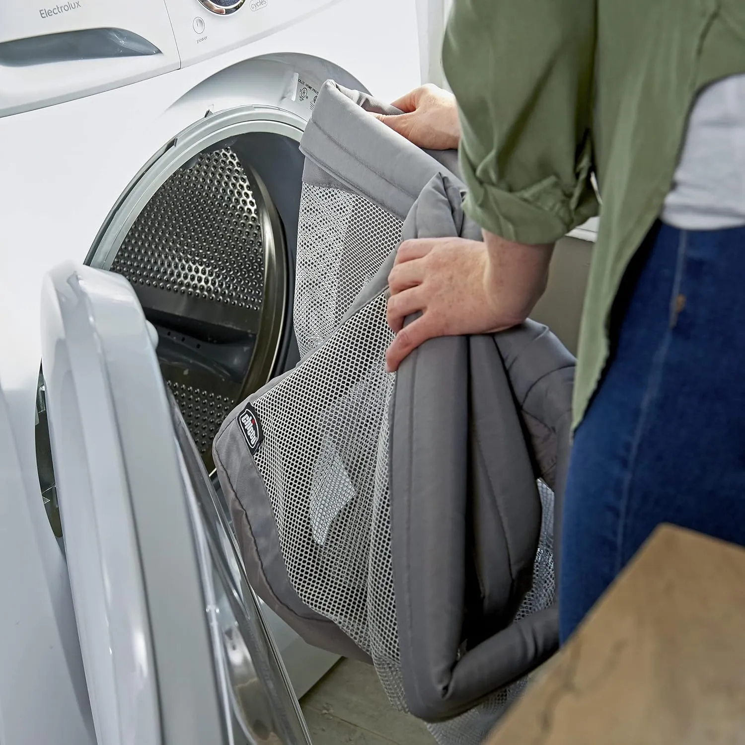 Chicco LullaGo® Anywhere LE Portable Bassinet, Space-Saving Baby Bassinet with Canopy, Waterproof Mattress and Fitted Sheet, Travel Bassinet for Baby Includes Carry Bag | Mirage/Grey
