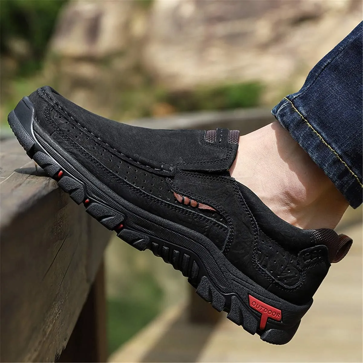CHICLOVEY Men's Slip-on Hiking Shoes Leather Casual Outdoor Walking Sneaker