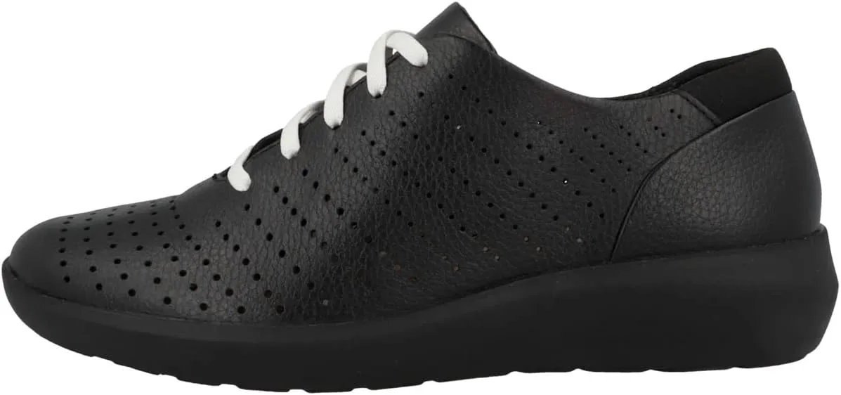 Clarks Women's Flat Sneaker, Black Leather, 8.5