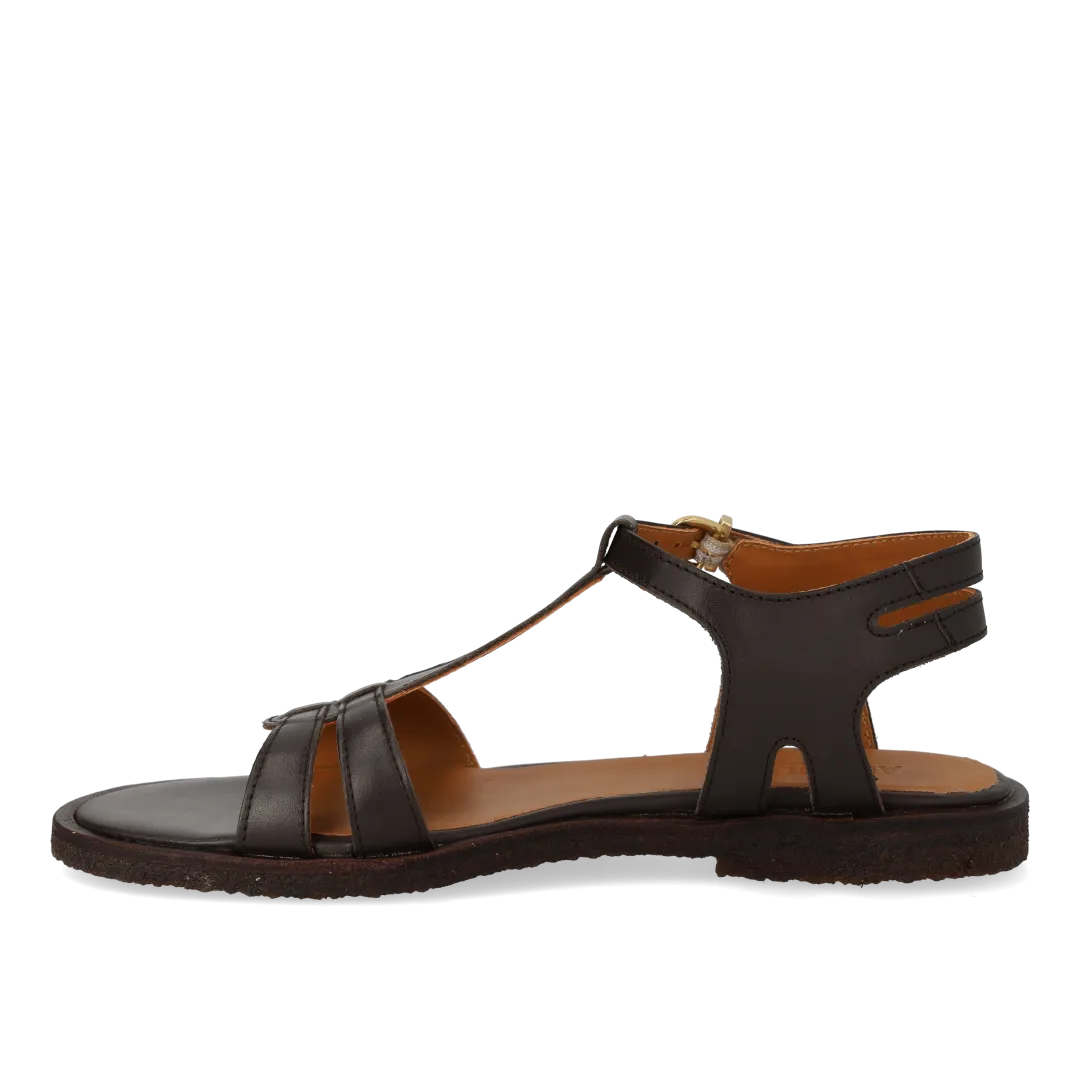 Classic strappy sandal