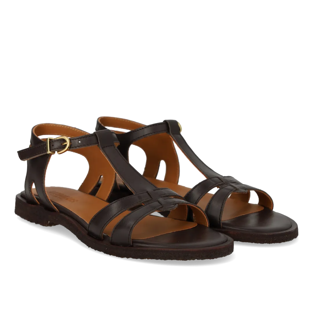 Classic strappy sandal