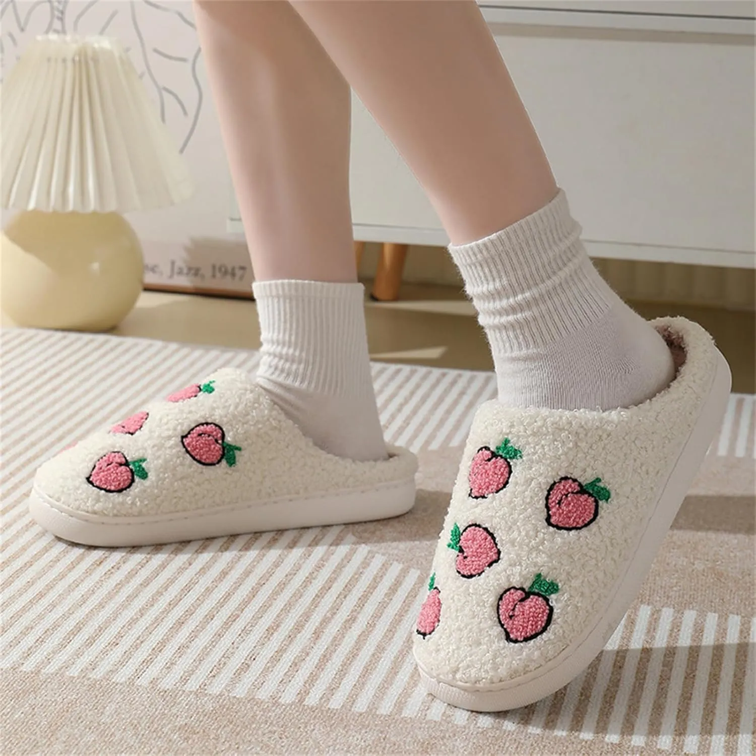 Cute Strawberry Pattern Women's Bedroom Slippers - Warm, Soft, Fuzzy, Non-Slip