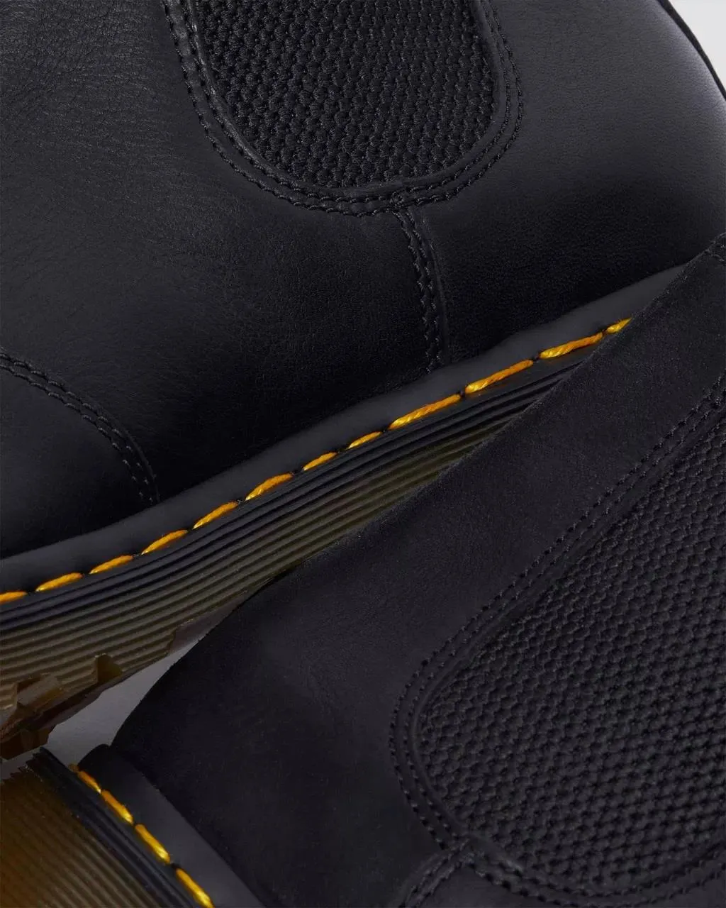 Dr. Martens Winterised 2976 WL Grizzly Leather Black Boots