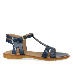 Feminine sandal with strap design