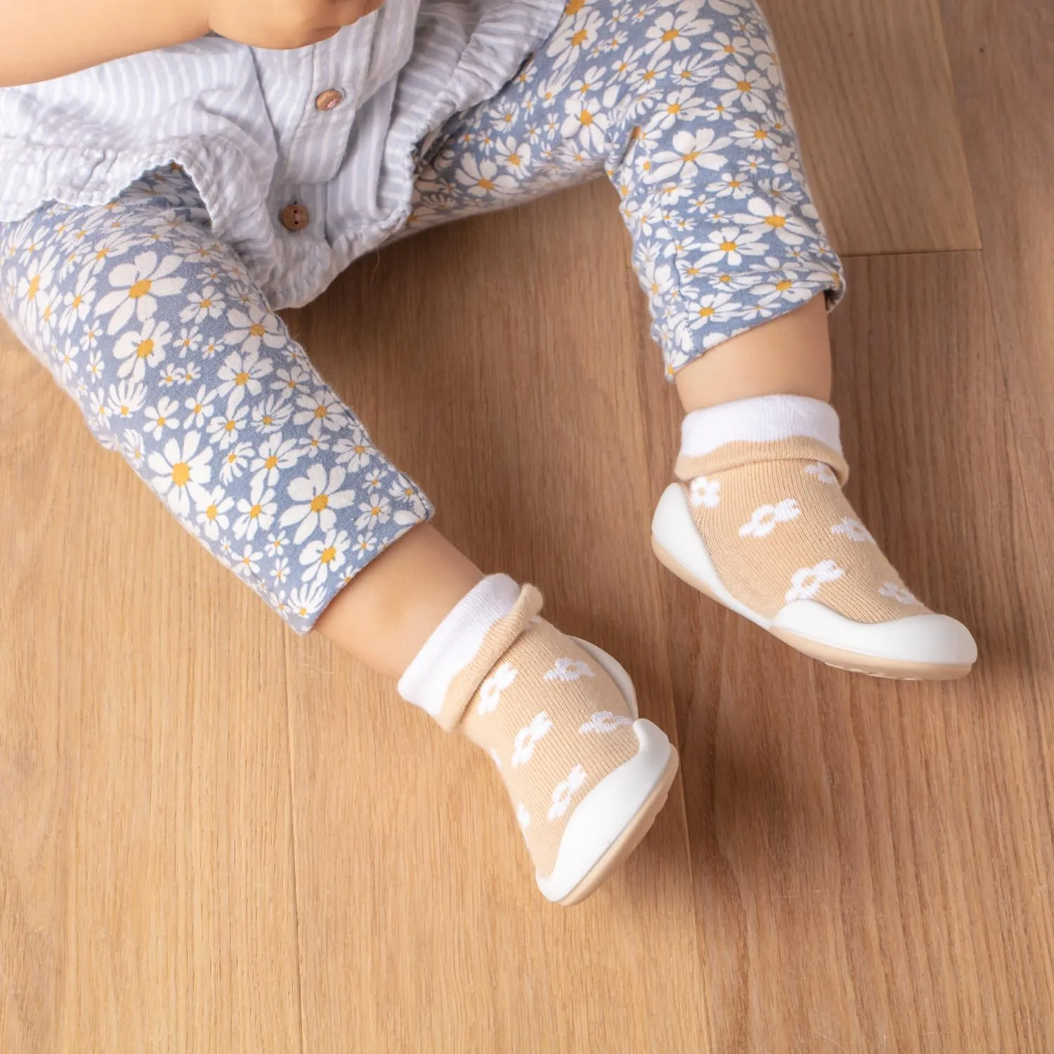 Komuello Toddler Girl Shoes, Premium Materials, Breathable, Washable, Non-Slip, Stay-On, Cotton Socks with Air Pocket Cushion for Indoor and Outdoor - BPA Free Toddler Shoes for Girls