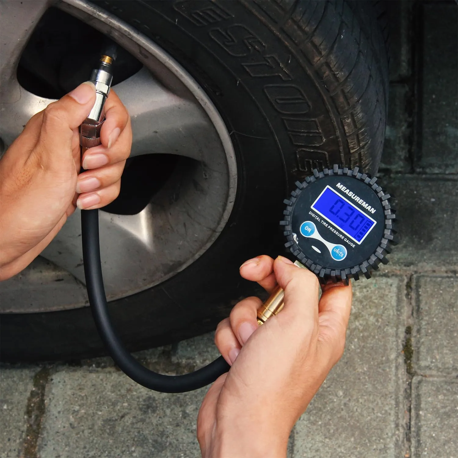 MEASUREMAN 2-1/2" Dial Size Digital Air Pressure Gauge with 1/4'' NPT Bottom Connector and Protective Boot, 0-250psi, Accuracy 1%, Battery Powered with LED Light