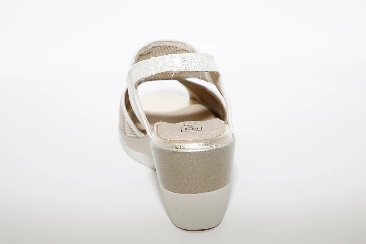 PITILLOS - 6030 WEDGE SANDAL - GOLD