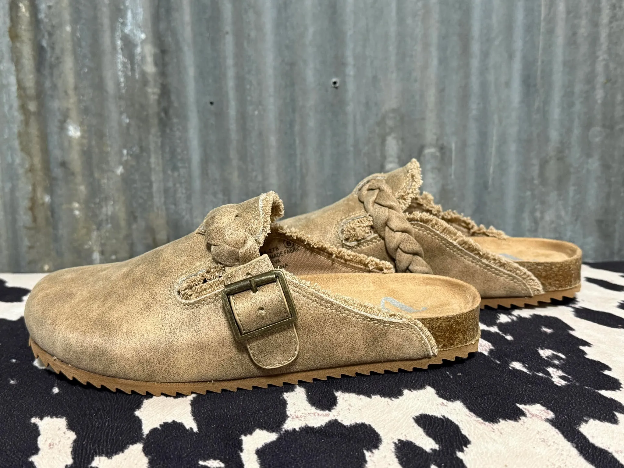 ROAM FREE SLIP ON CLOGS