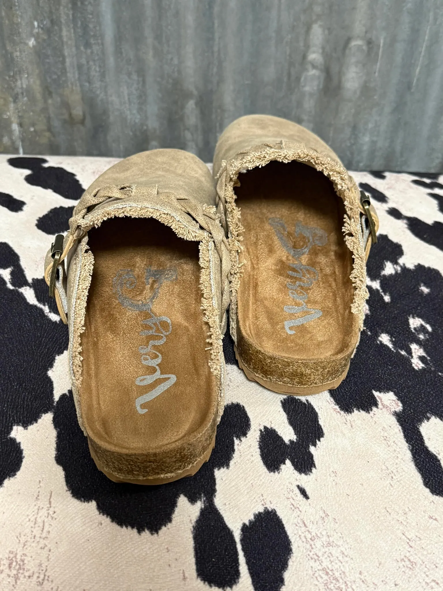 ROAM FREE SLIP ON CLOGS