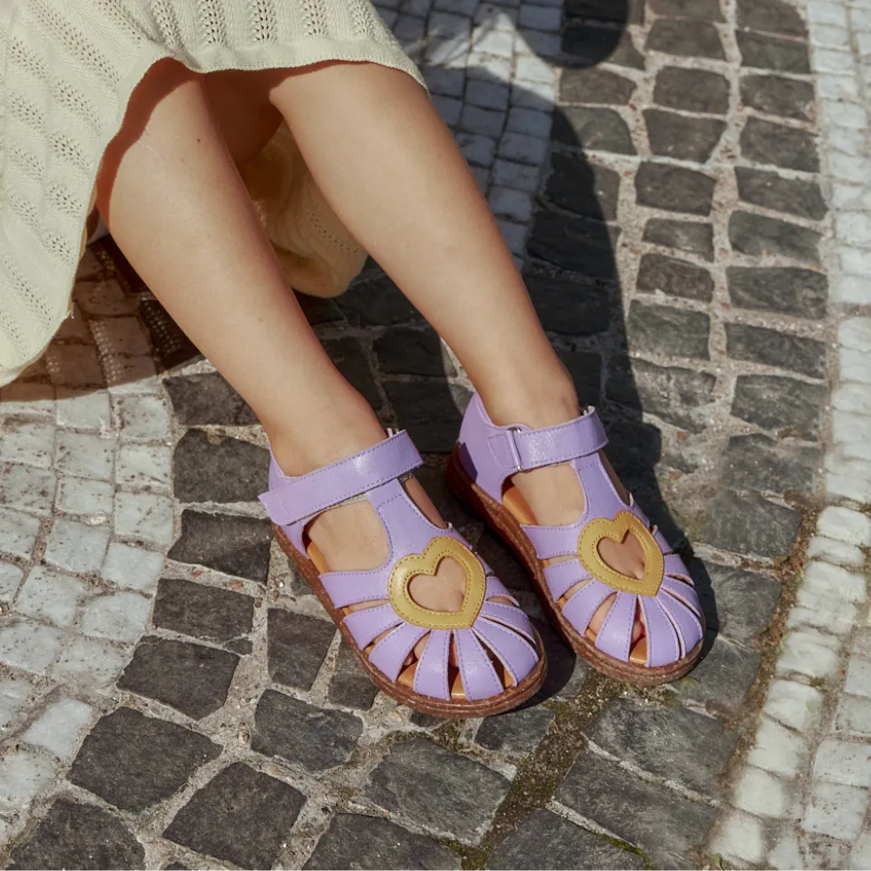 Sandal with contrast heart