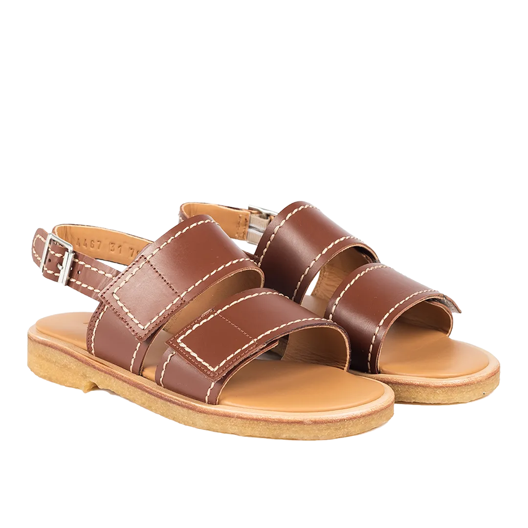 Sandal with detail stitchings, velcro and buckle