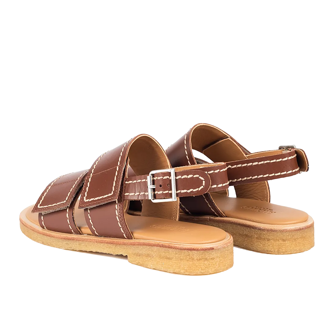 Sandal with detail stitchings, velcro and buckle