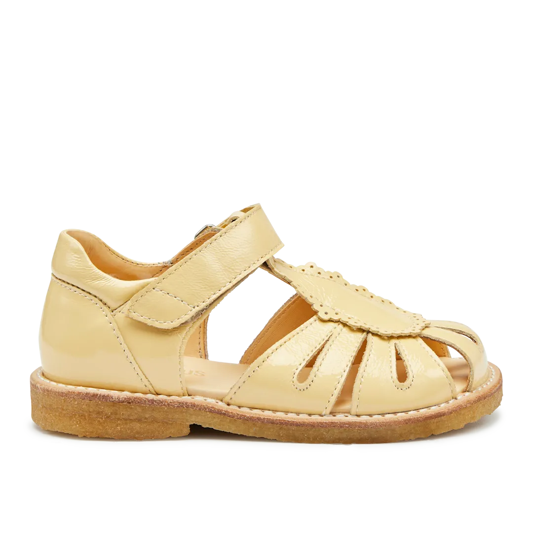 Sandal with drop detail and velcro closure
