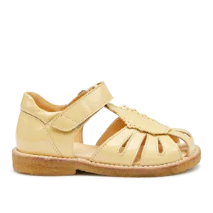 Sandal with drop detail and velcro closure