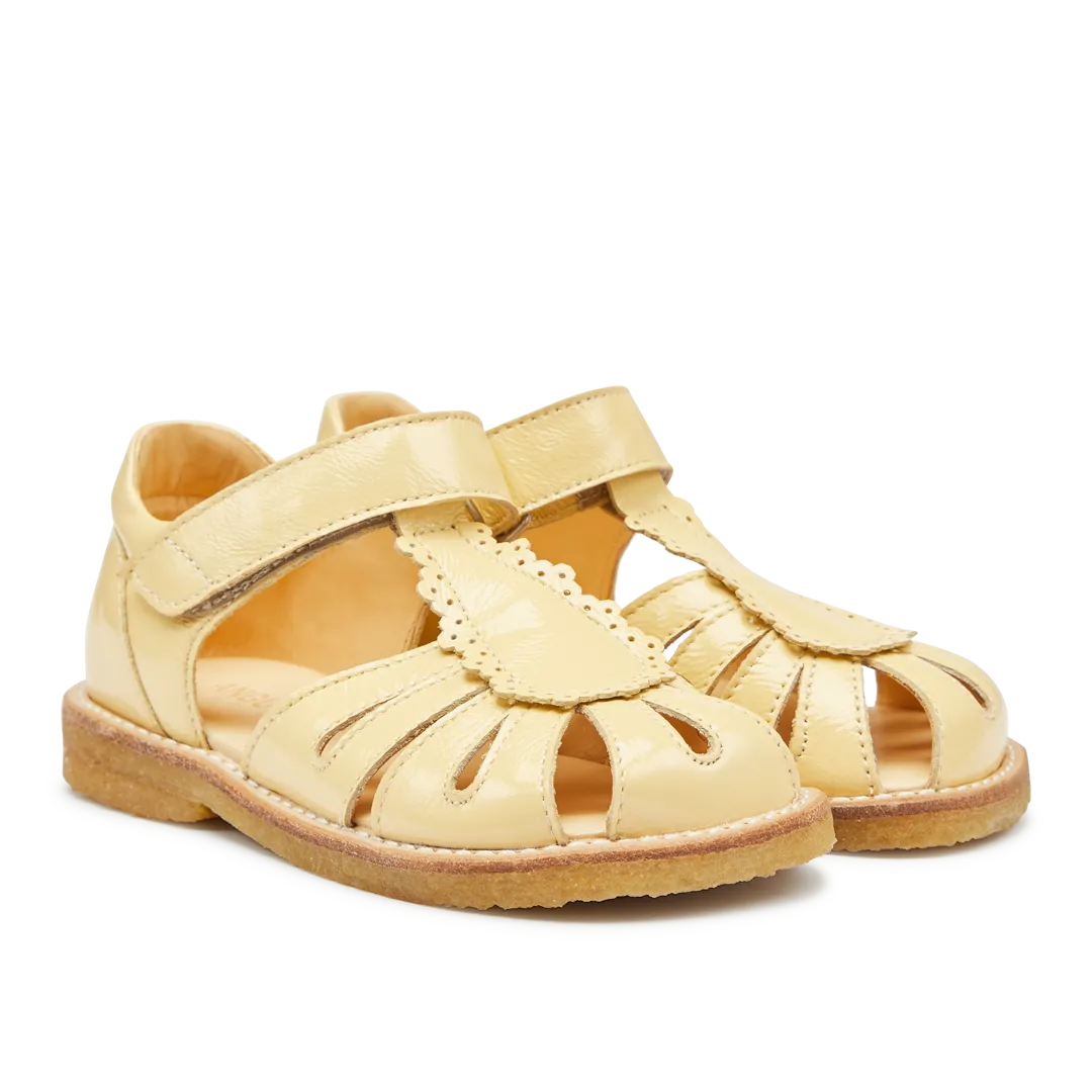 Sandal with drop detail and velcro closure