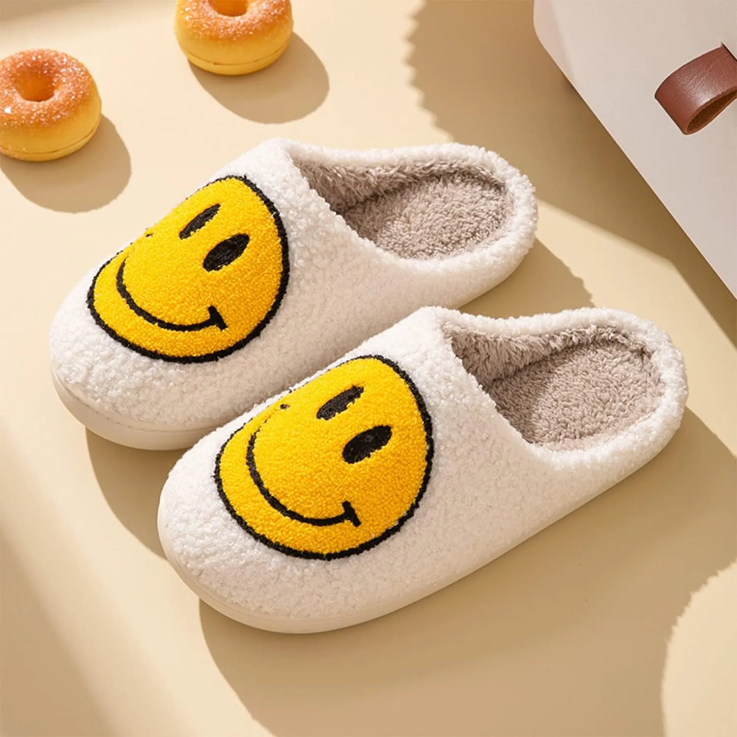 Smile Face Slippers for Women Happy face slippers Retro Soft Plush Warm Slip-on Slippers, Cozy Indoor Outdoor Slippers