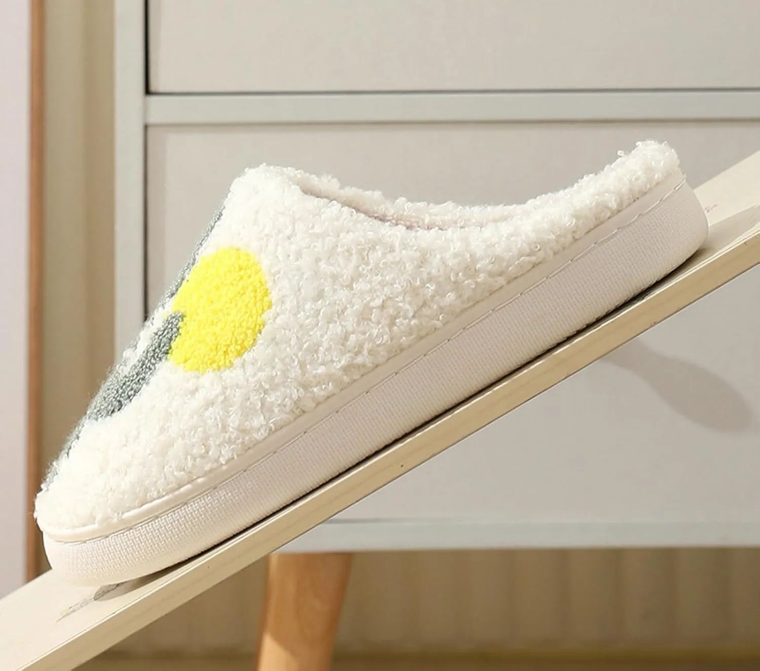 Women Slippers Cute House Slippers Strawberry Slippers Comfy Soft Bedroom Shoes Warm Fuzzy Slip-On Slippers Indoor Non-slip Plush Bedroom Slippers, E-24TX001