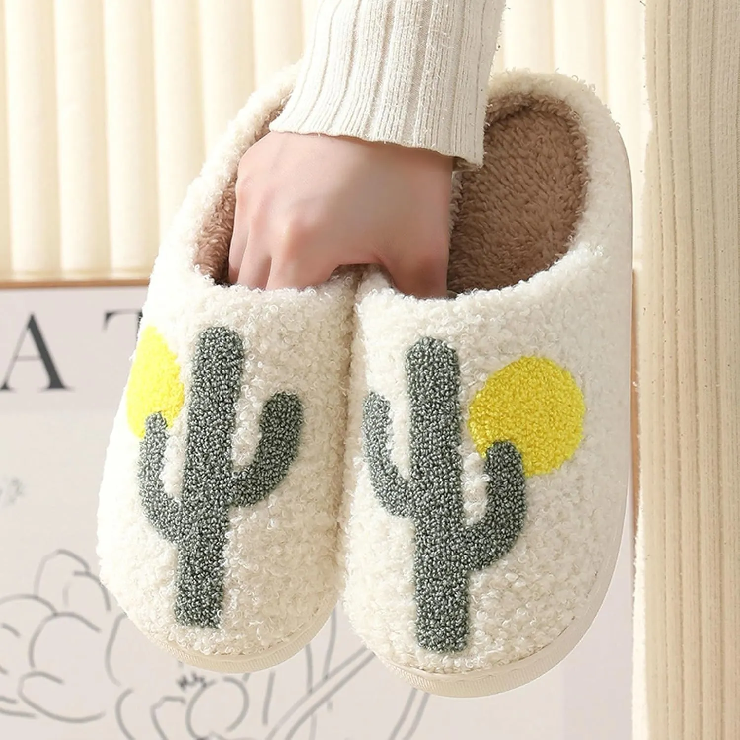 Women Slippers Cute House Slippers Strawberry Slippers Comfy Soft Bedroom Shoes Warm Fuzzy Slip-On Slippers Indoor Non-slip Plush Bedroom Slippers, E-24TX001