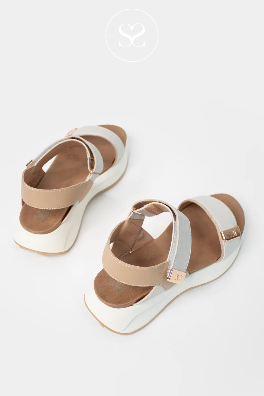 XTI 143874 BEIGE PLATFORM WALKING SANDALS