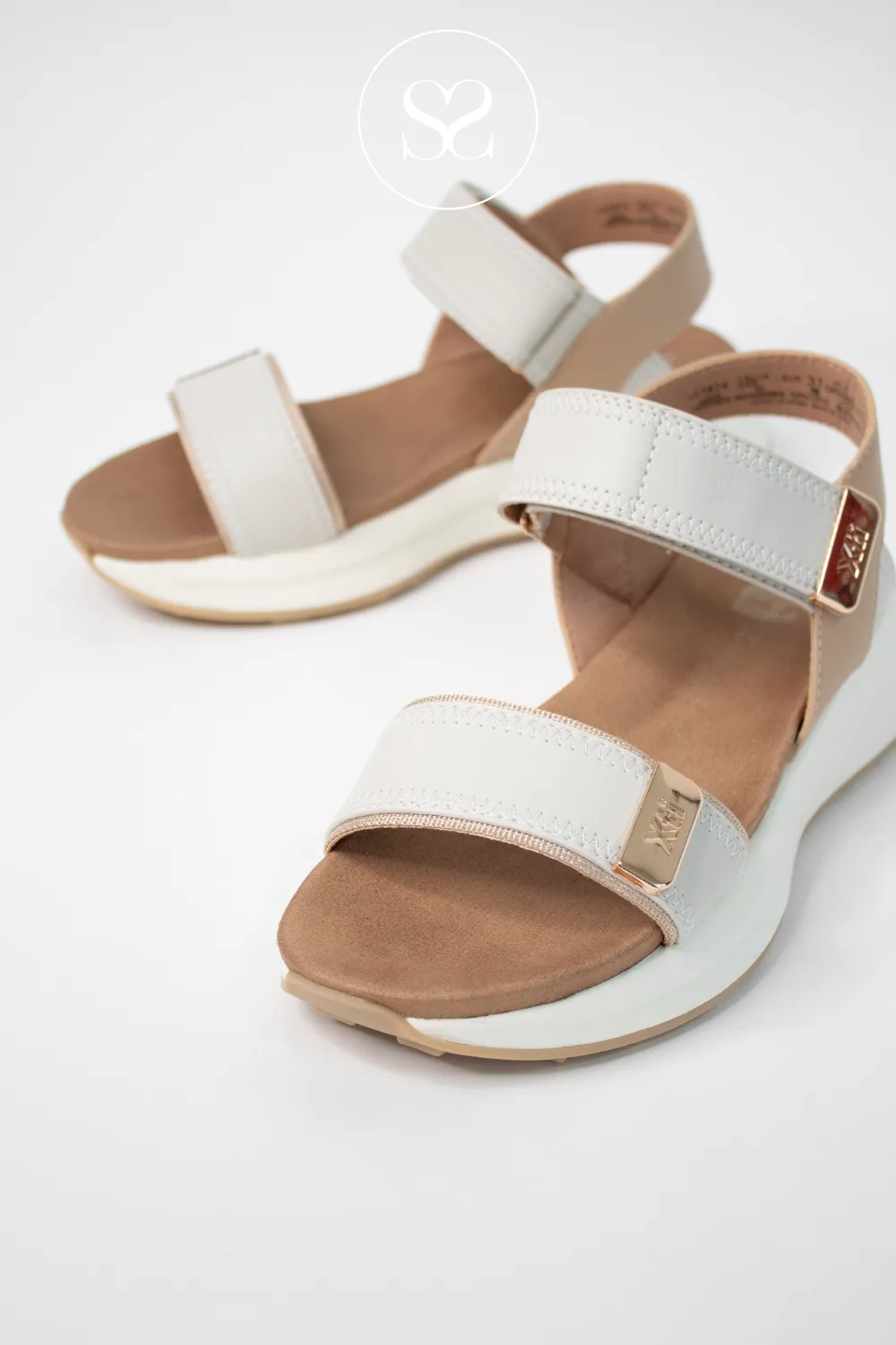 XTI 143874 BEIGE PLATFORM WALKING SANDALS